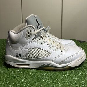 Size 6.5Y- Jordan 5 Retro 2015 Metallic White used no box